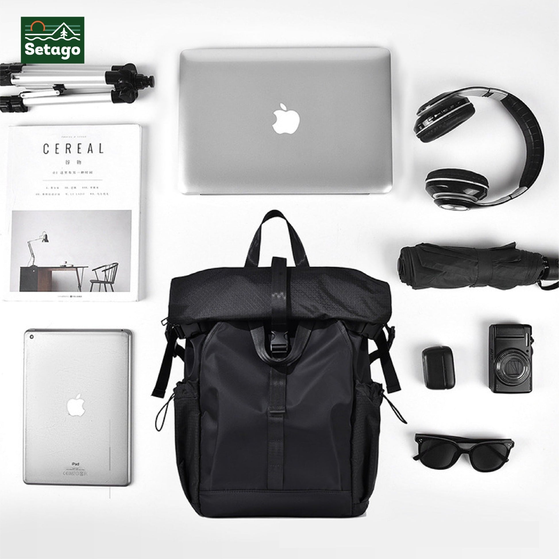 Rolltop backpack – ideal for travel and work, featuring multiple compartments, water-resistant fabric, and a dedicated laptop sleeve