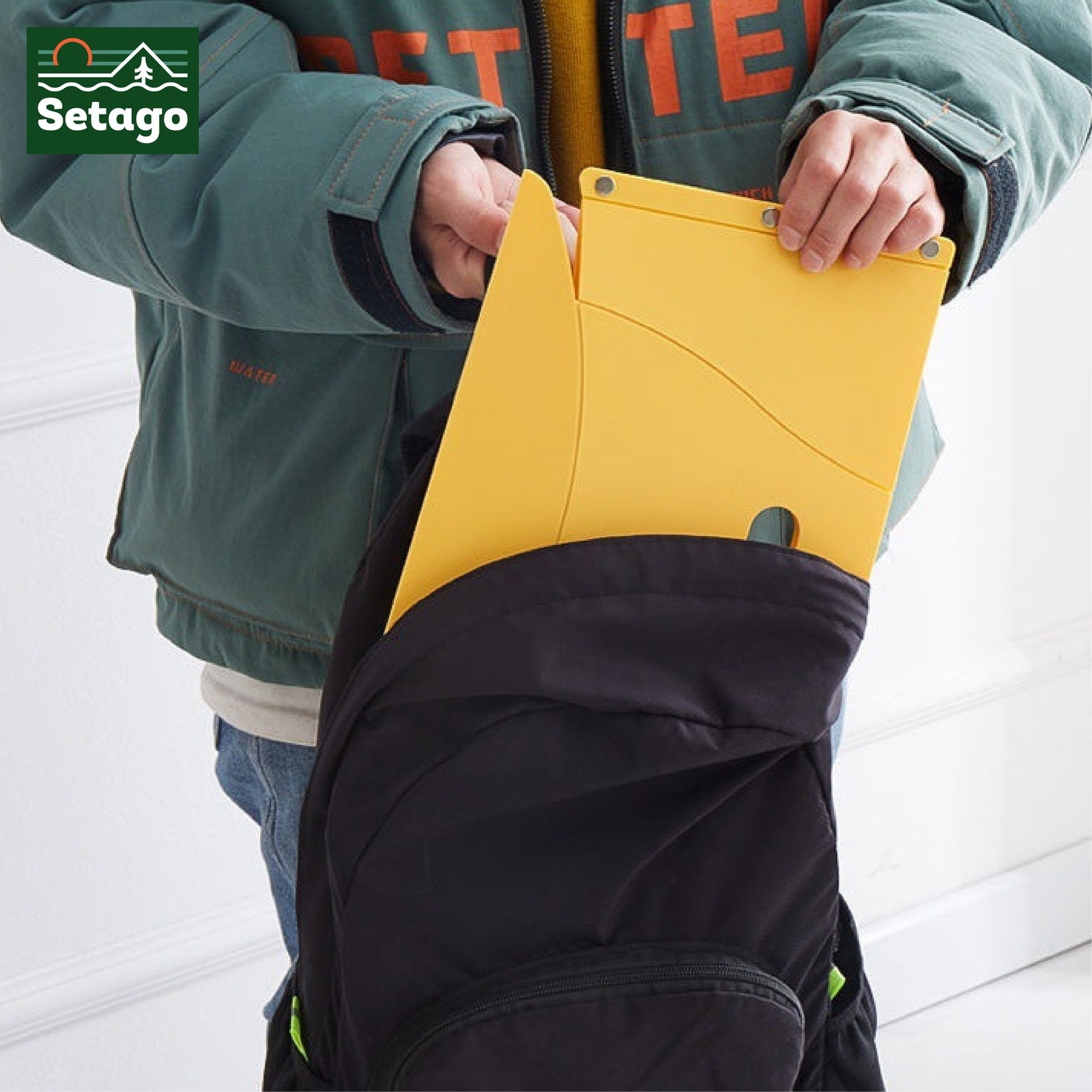 Ultra-slim foldable 'Paper Chair'