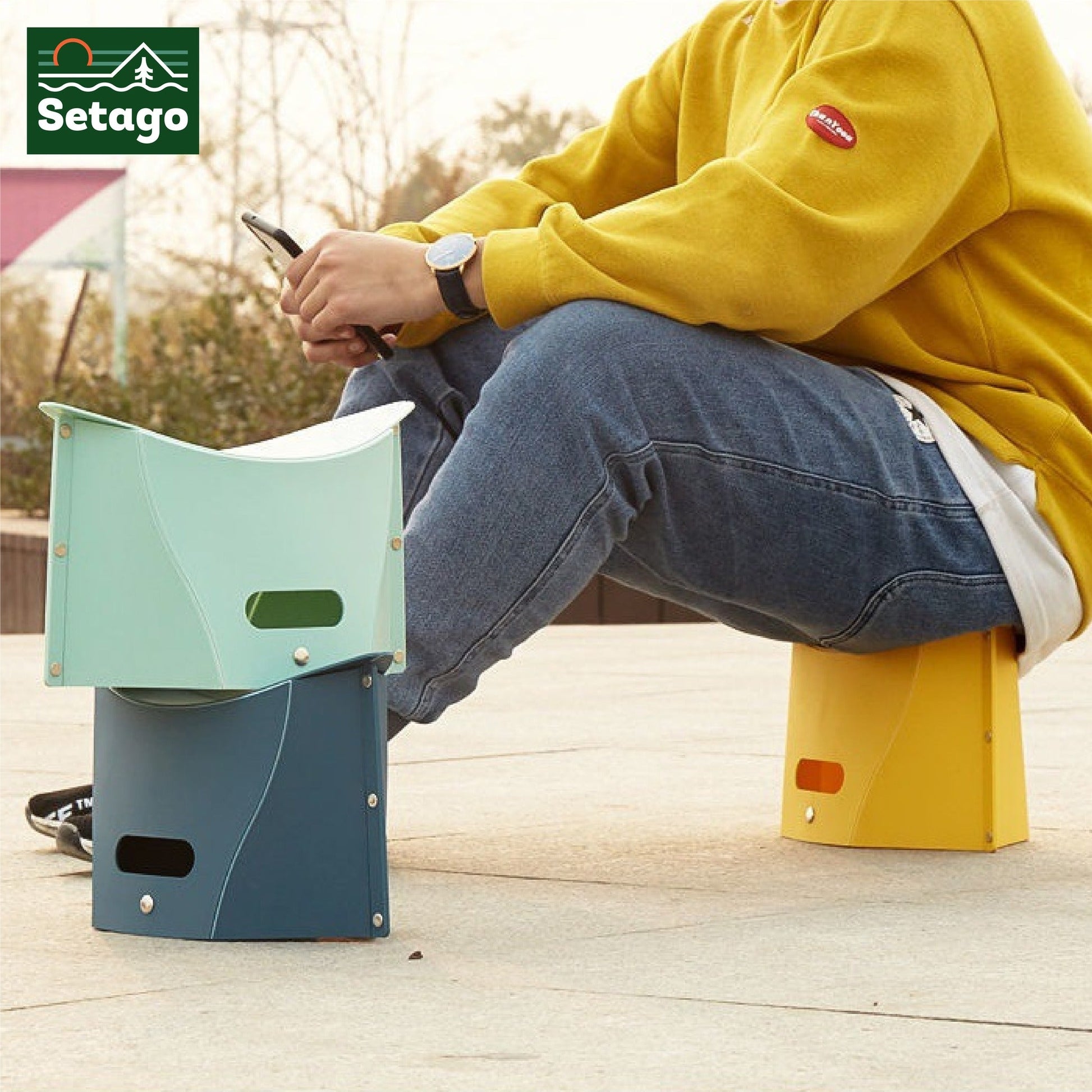 Ultra-slim foldable 'Paper Chair'